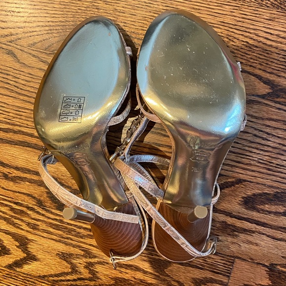 *NWOT* Guess Marciano Rhinestone Sandals - Picture 5 of 9